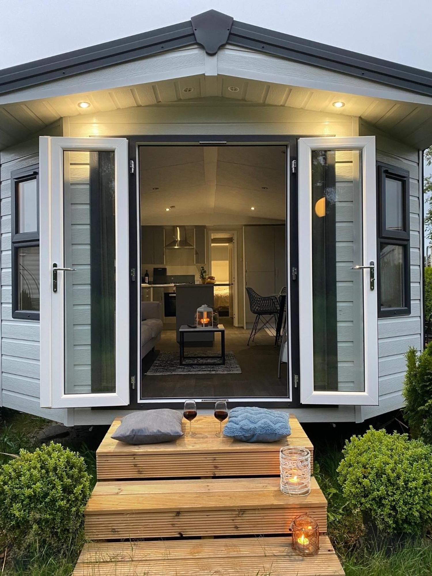 Natur Pur, O4 Neues Ferienhaus Natureingebunden, Familien- Und Hundefreundlich Eingezaeunt Callantsoog Bagian luar foto